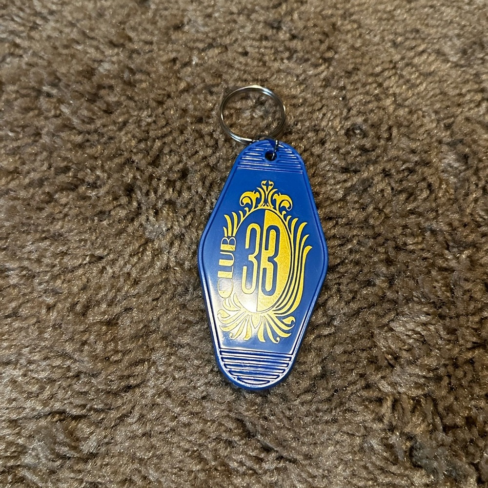 Club 33 Keychain - Picture 2 of 2